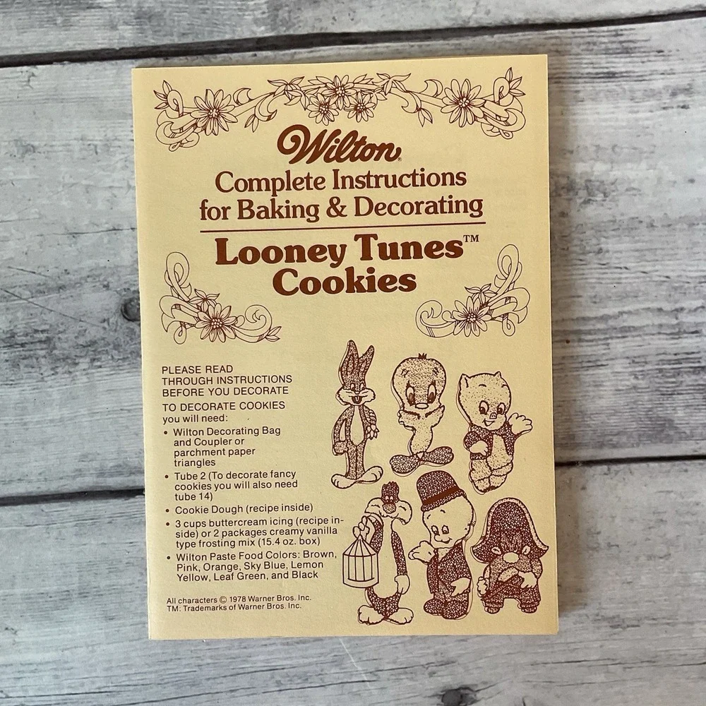 Wilton Looney Tunes Cookie Cutters‎ Decorating Kit 1978 Warner Bros Bugs Bunny